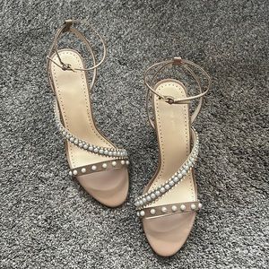 Nude and pearl gemstone straps heel